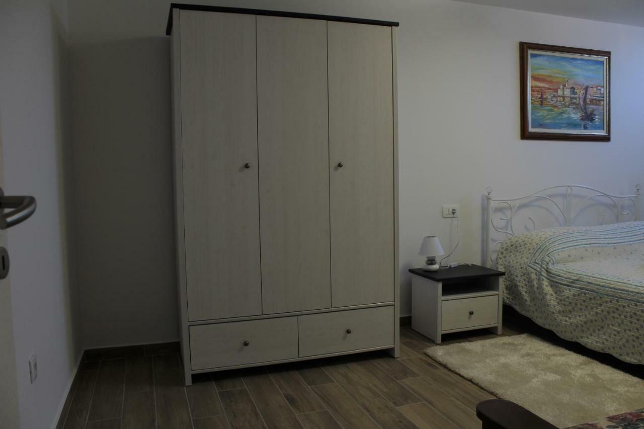 Nova Vas  Apartman Robi מראה חיצוני תמונה